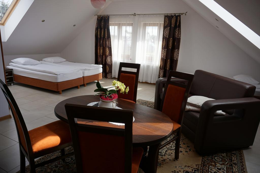 Gosciniec Klejnot * Borowo